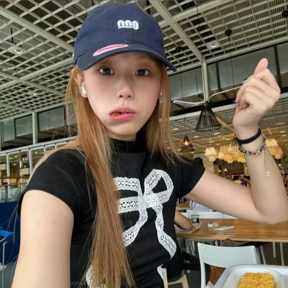 我不在这儿海报